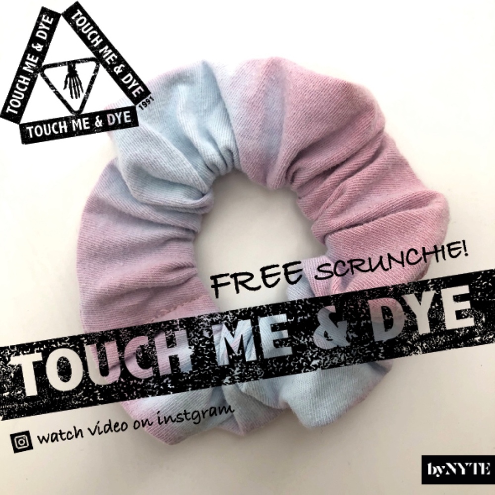 🔥FREE "TOUCH ME & DYE" Scrunchie